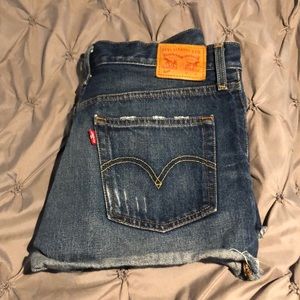 Levi’s 501 denim shorts size 29